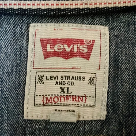 Levi Strauss & Co. (Modern) XL Denim Shirt - Picture 3 of 3